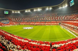 电子竞技平台-梅西关键节点突破纪录，湖人带队取胜！